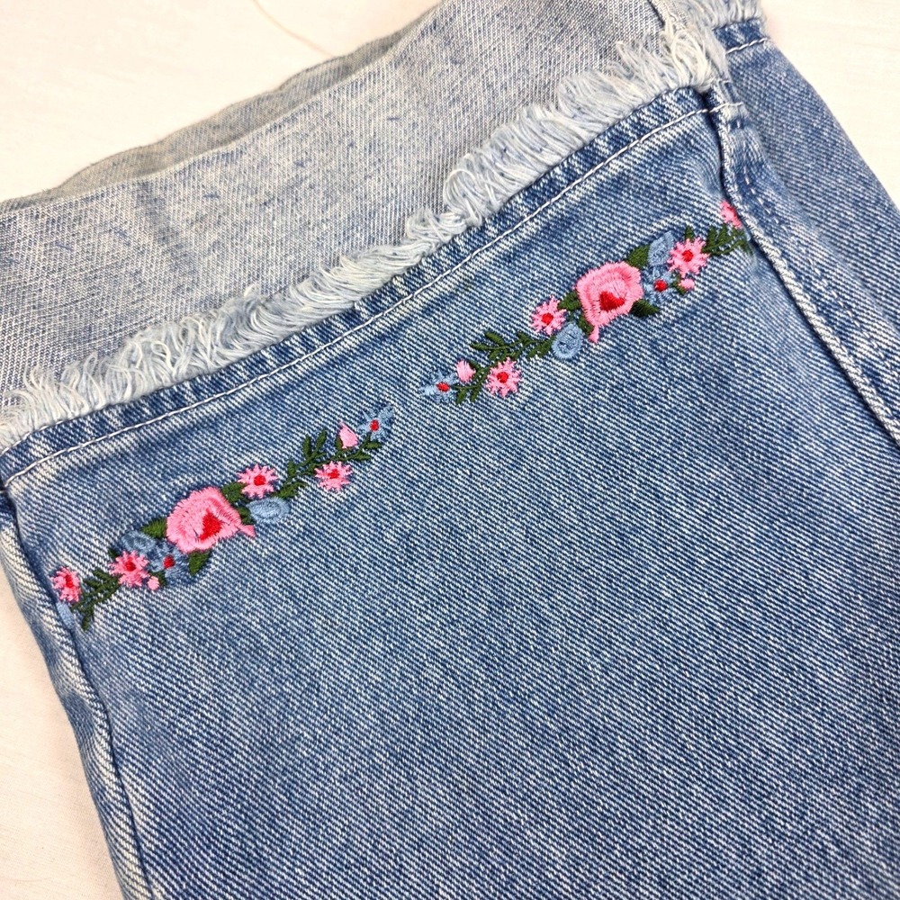 Vtg Floral Jeans Womens 10 Embroidered Frayed Hem Denim 2000s Boho Cottagecore - Picture 10 of 16